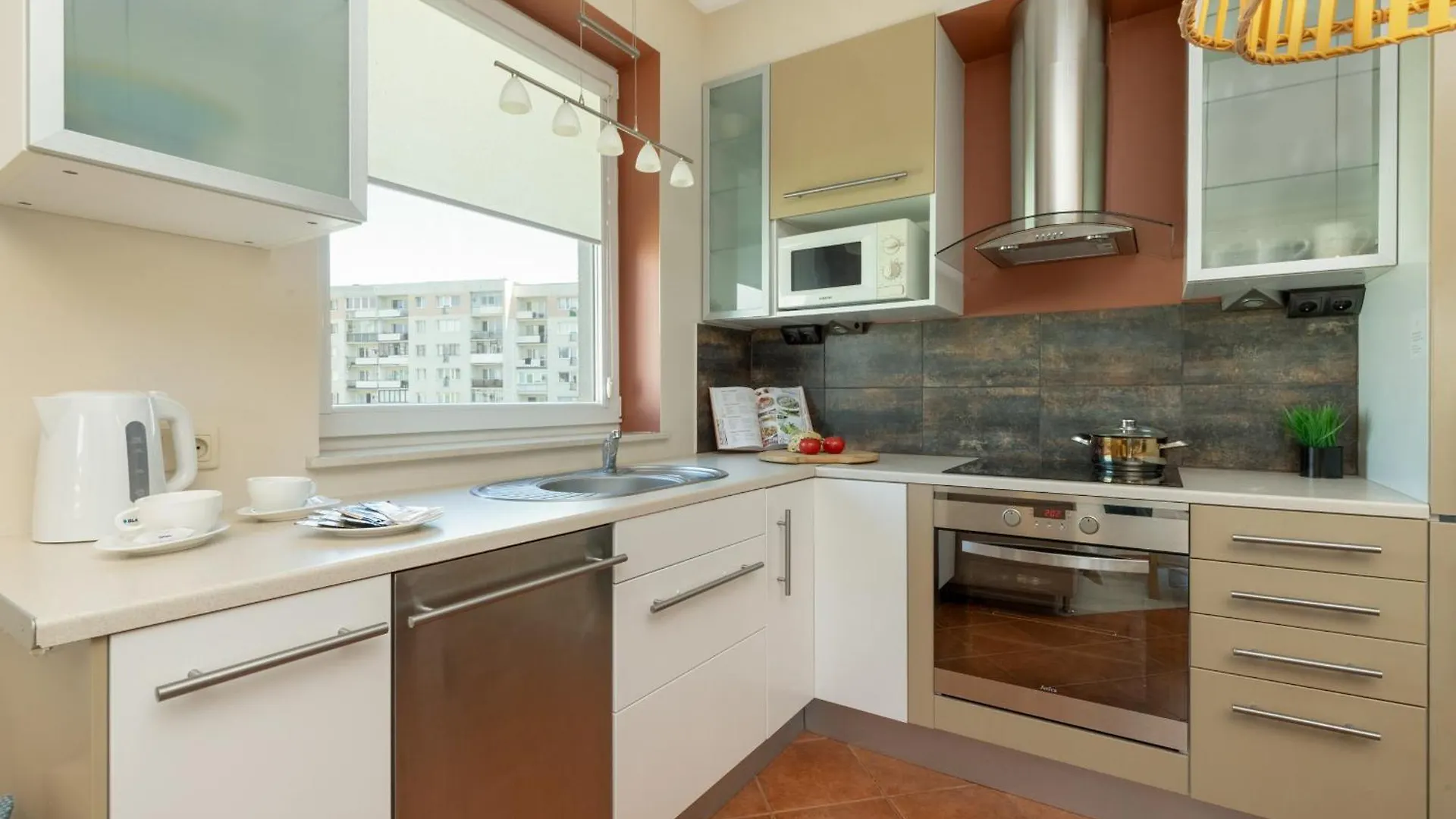 Sloneczny I Przestronny Apartament W Gdansku Z Wanna I Umeblowanym Tarasem By Noclegi Renters Lengyelország