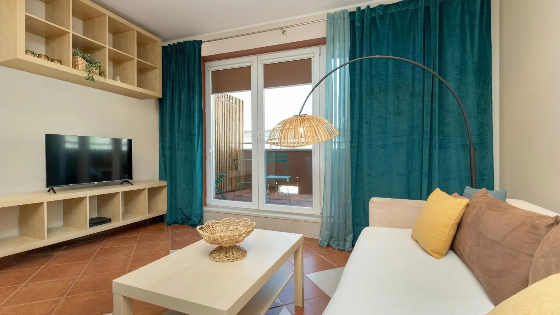 Sloneczny I Przestronny Apartament W Gdansku Z Wanna I Umeblowanym Tarasem By Noclegi Renters