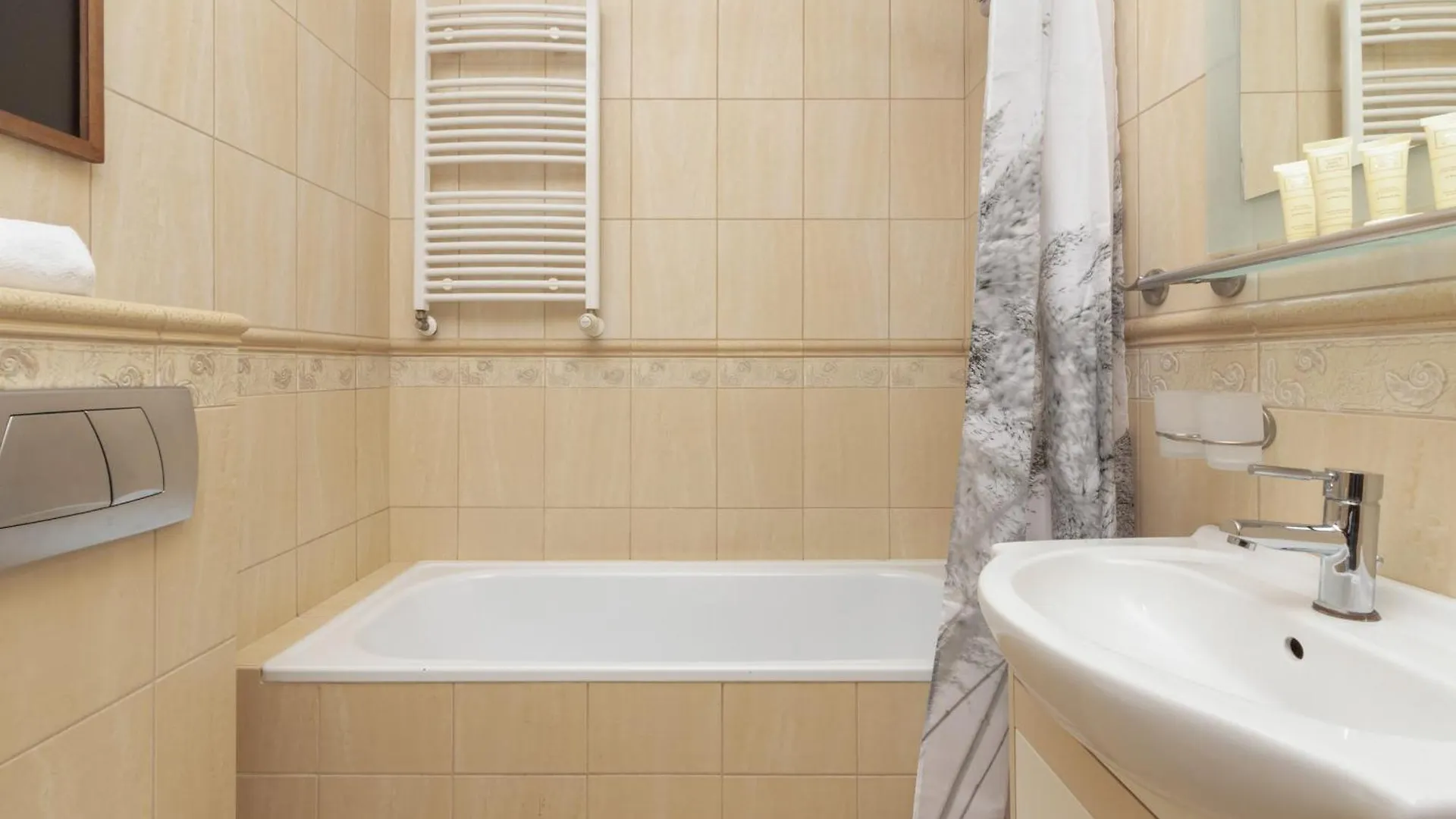 Sloneczny I Przestronny Apartament W Gdansku Z Wanna I Umeblowanym Tarasem By Noclegi Renters Apartman